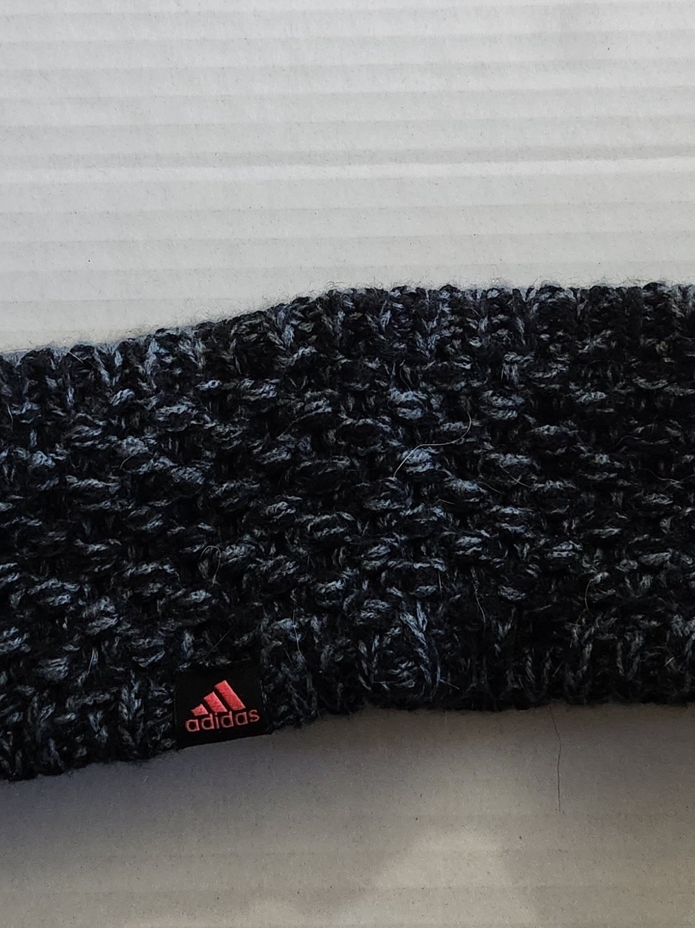 NWT ADIDAS WOMEN CRESTLINE KNIT CASUAL TRAINING FLEECE LINED HEADBAND GRAY BLACK